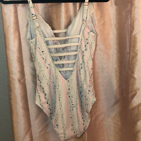 EUC LILLY PULITZER swimsuit - Picture 3 of 8